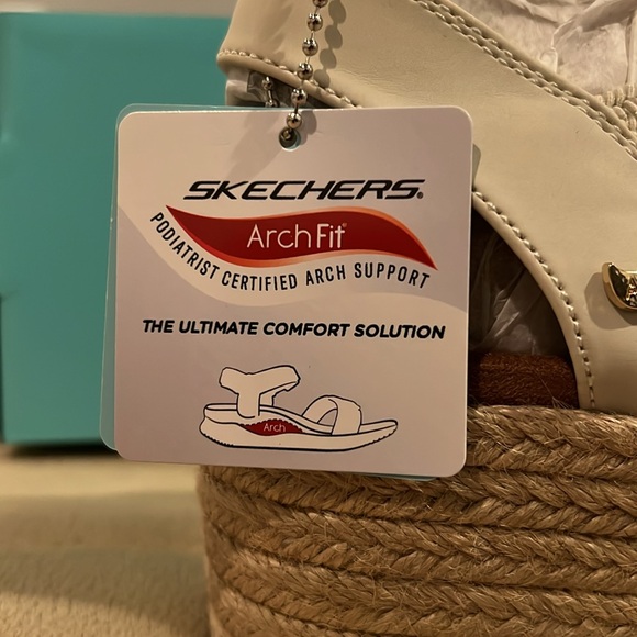 Sketchers by Martha Stewart arch fit size 8 wedge sandal - Picture 9 of 10